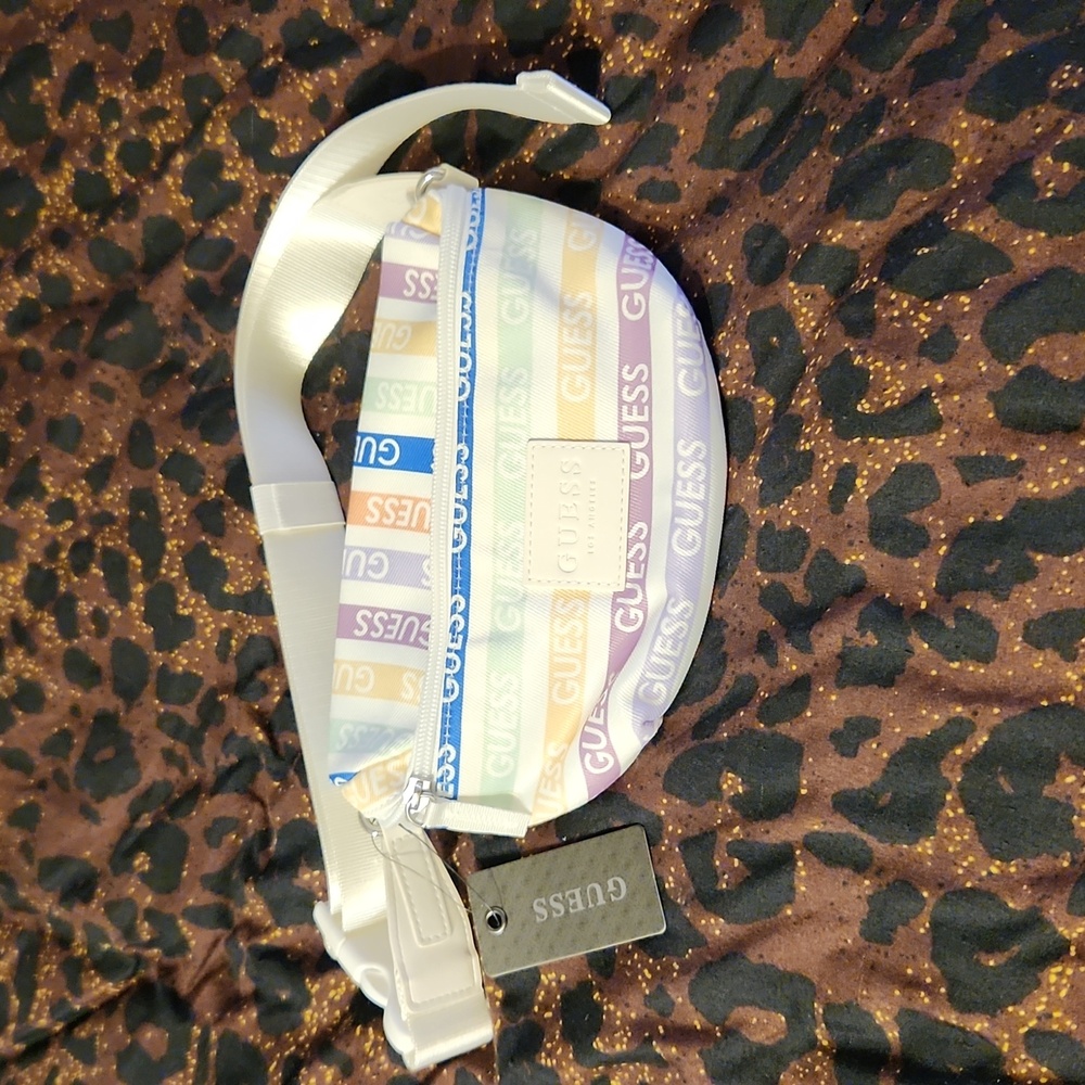 Bnwt guess fanny pack